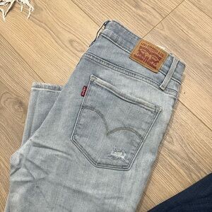 SOLD Levi's 721 High Rise Light Blue Skinny Jeans